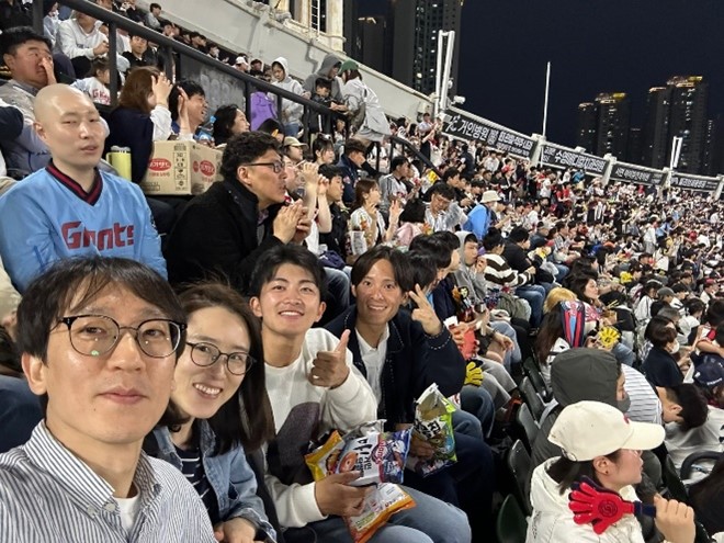 脳神経内科の教授と野球観戦