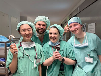 大学の先生やスタッフの皆さんと