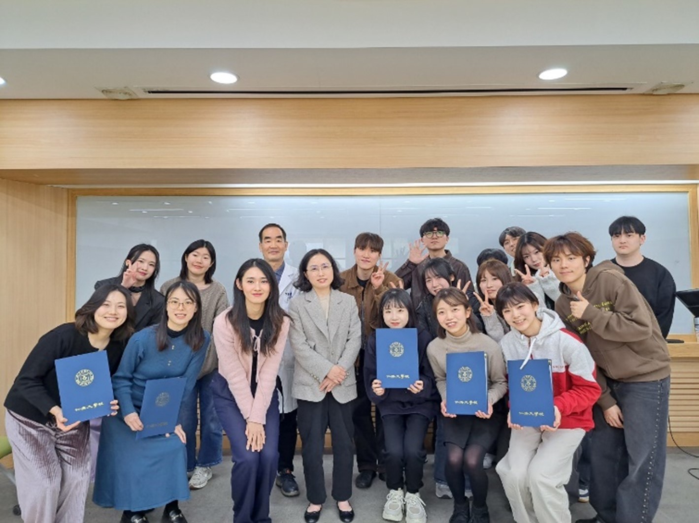 PBLに参加したメンバーと