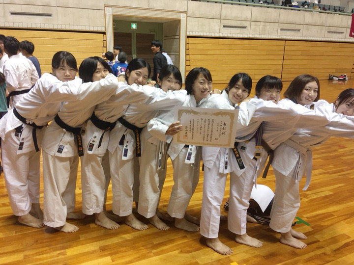 西医体　女子部員